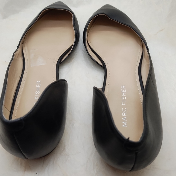 Marc Fisher black flats in great condition! Size 8M - Picture 3 of 5